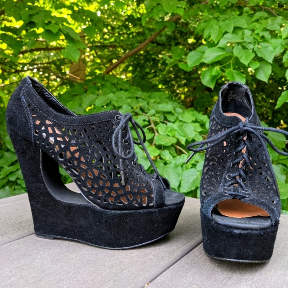 Steve Madden Black Lace Up Wedge